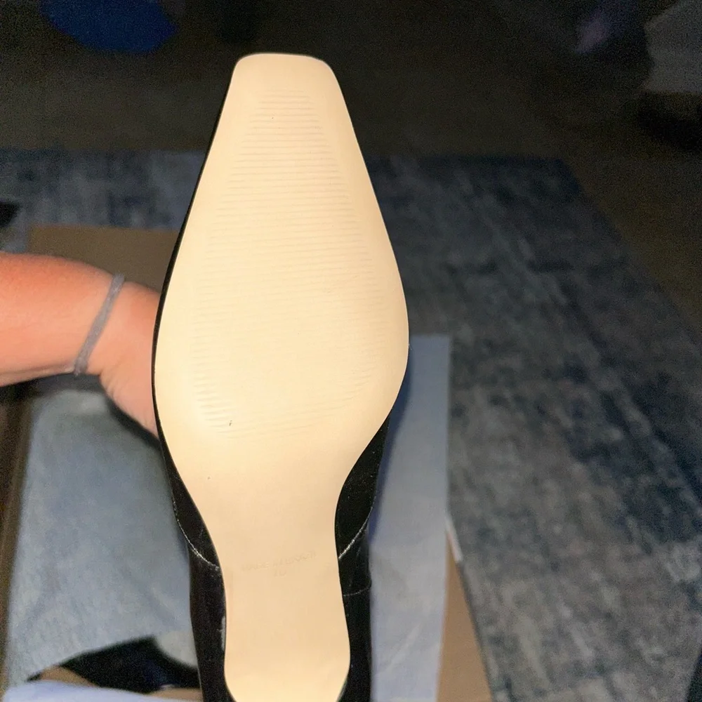 Steve Madden Black Croc-Pattern Heeled Boots size 10 - Picture 4 of 7